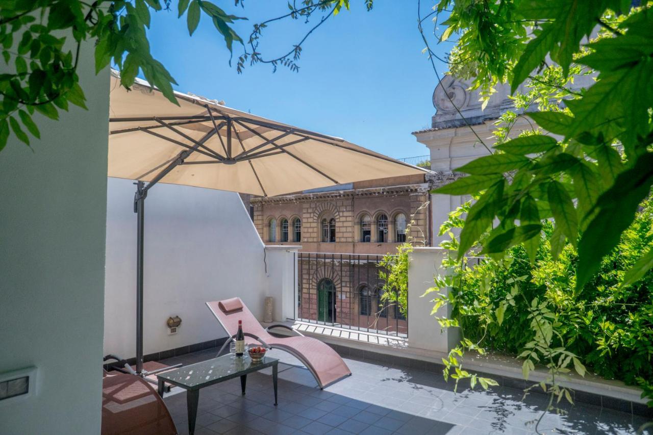 Penthouse on 2 levels with Terrace (vicolo del Bologna, 39),1359387179:JPEG